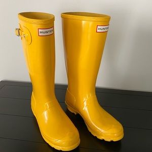Yellow Hunter Rain Boots Girl Size 6 Boys Size 5